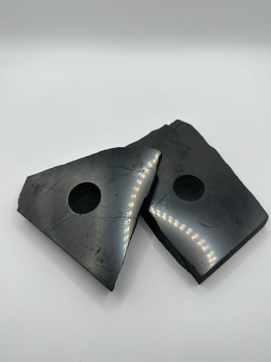 Shungite sphere holder